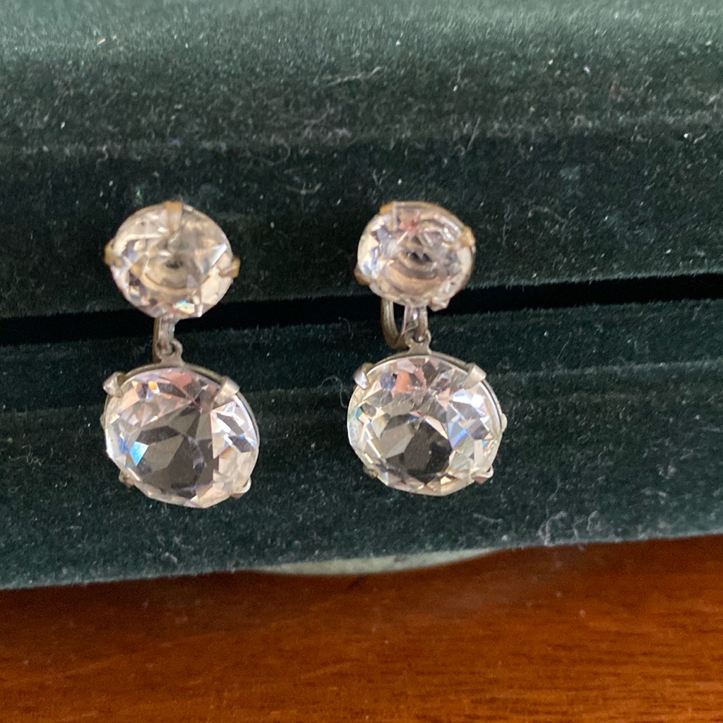 Art Deco Large Rock Crystal Drop Screw-Backed Earrings In Silver-Toned Metal